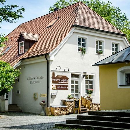 Wallfahrts-Gaststaette Heilbruennl Roding Esterno foto